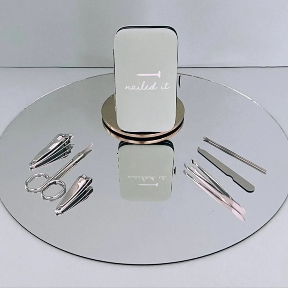 2/$10 Olivia Moss Mani Pedi Ready 6 Piece Nail Kit - Picture 8 of 8